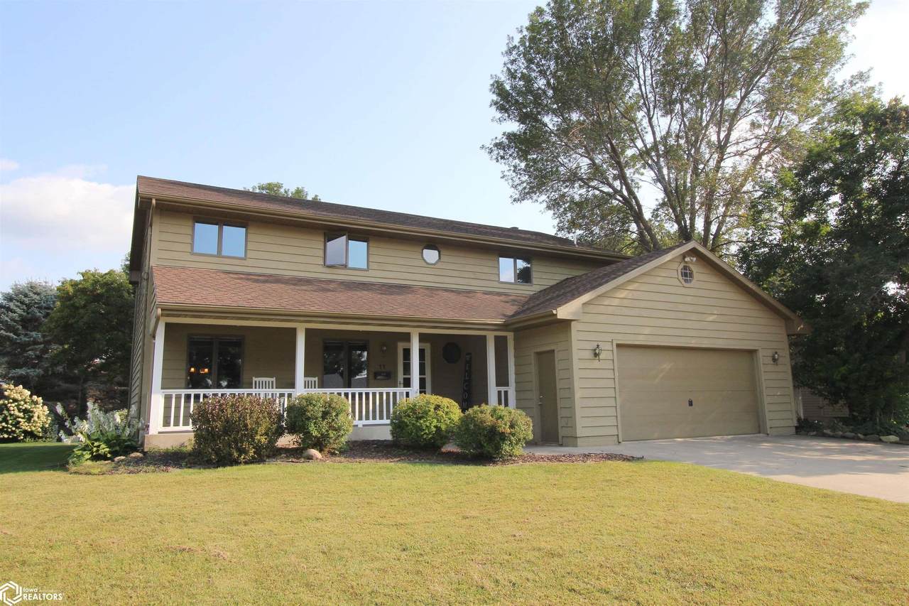 11 Charlestown Square - Photo 1