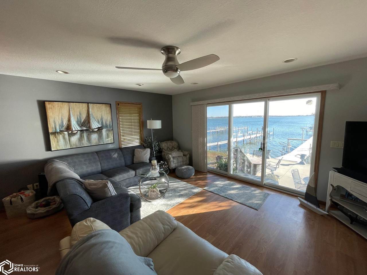 503 Shore Drive - Photo 1
