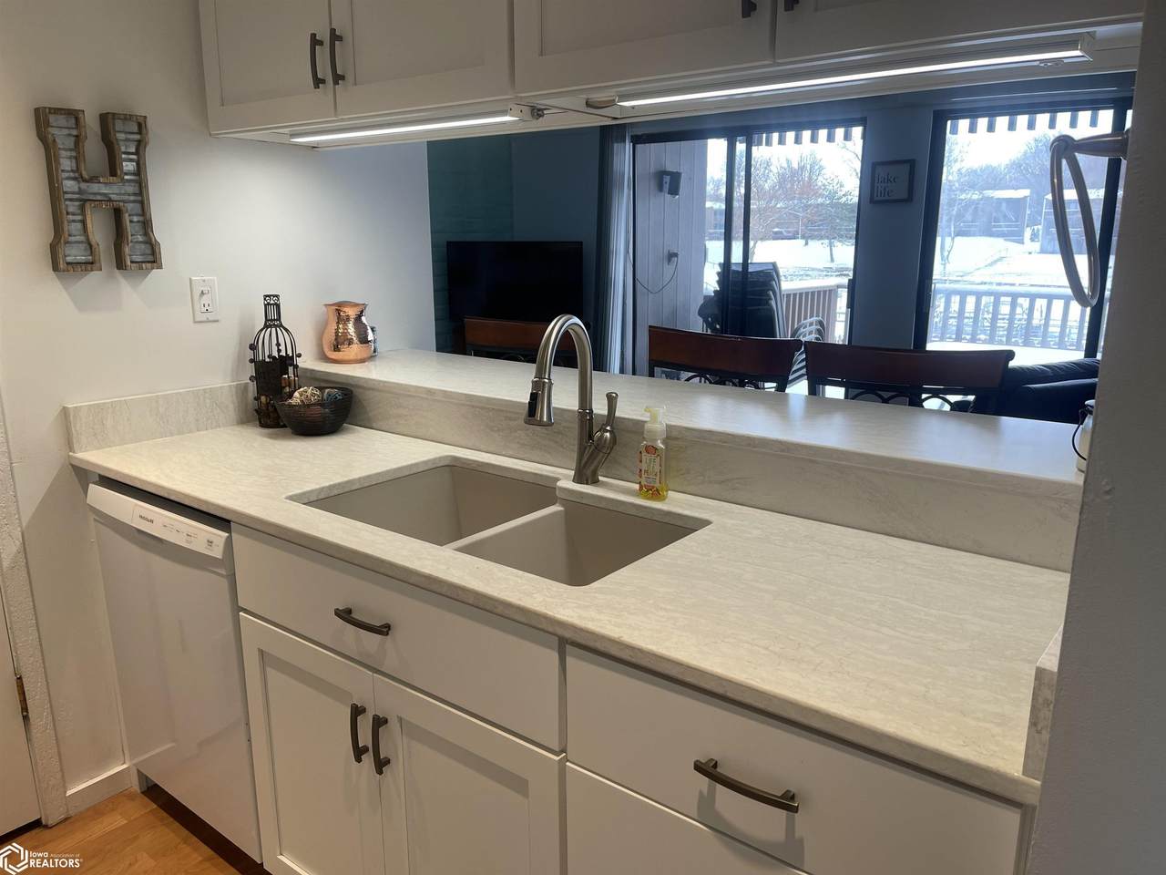 2700 N Shore Dr - Photo 1