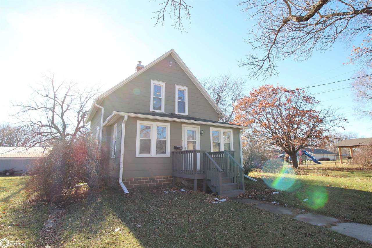215 15th Street - Photo 1