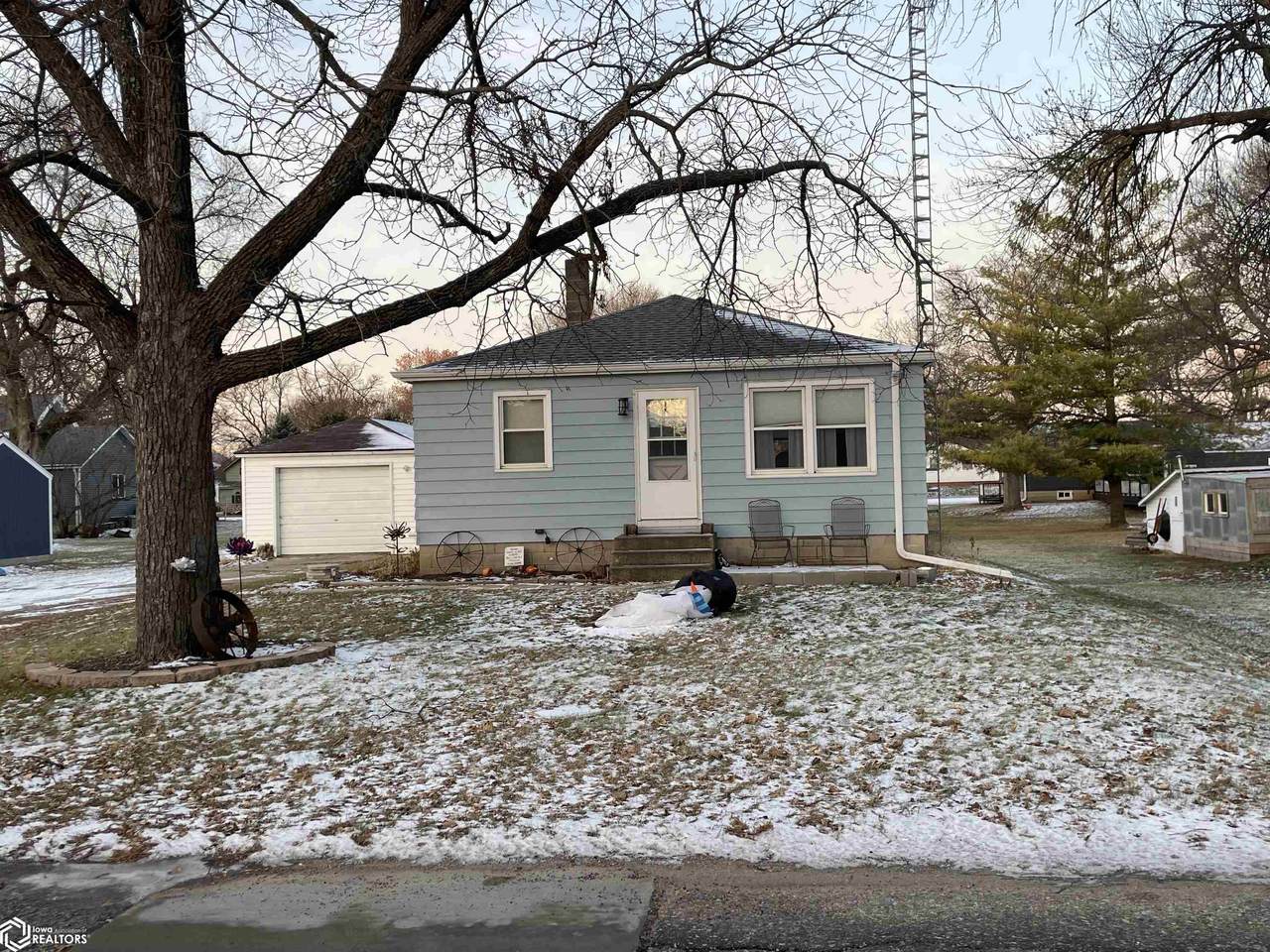 115 1st St N - Photo 1