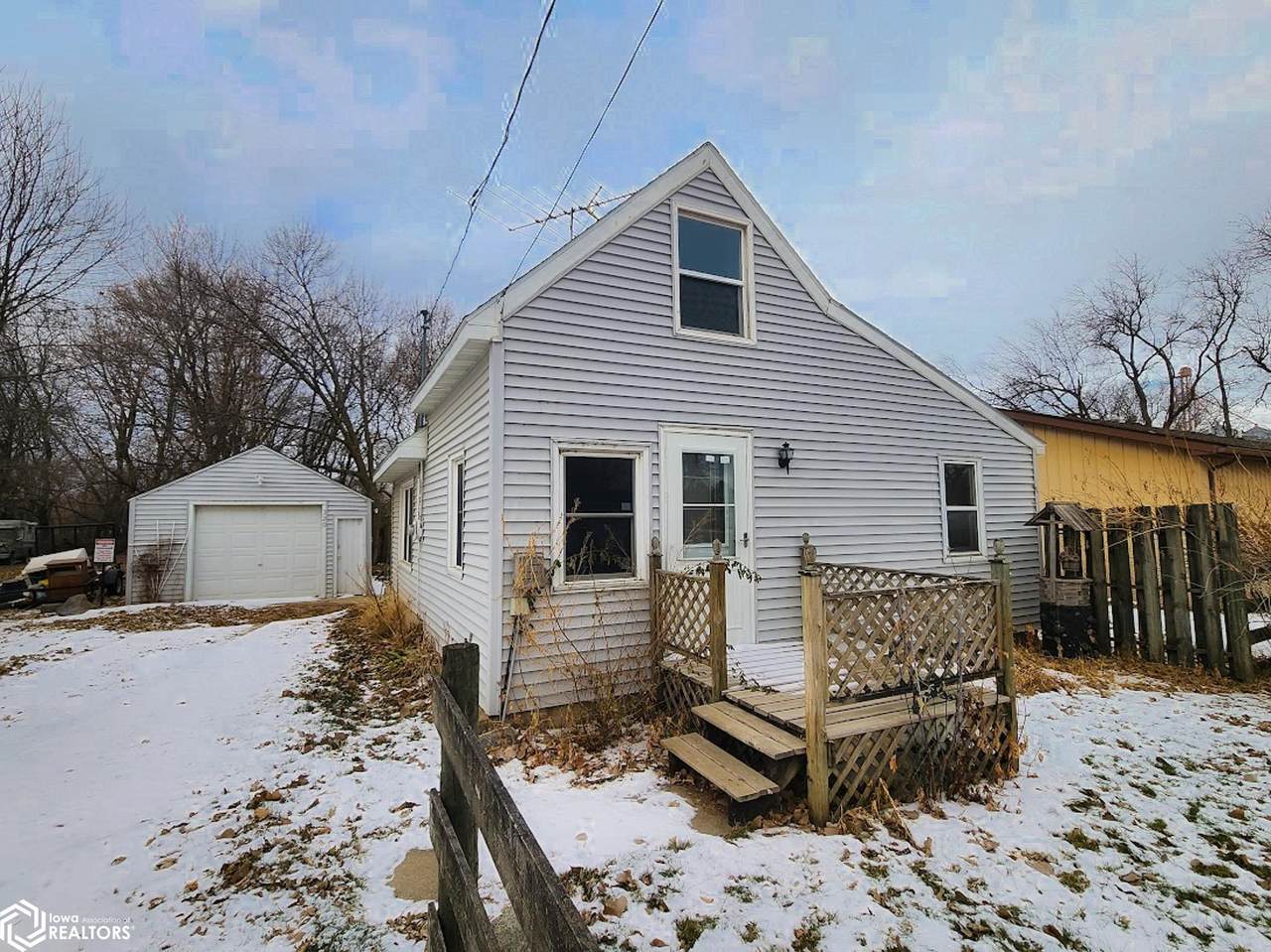 320 Walnut Street - Photo 1