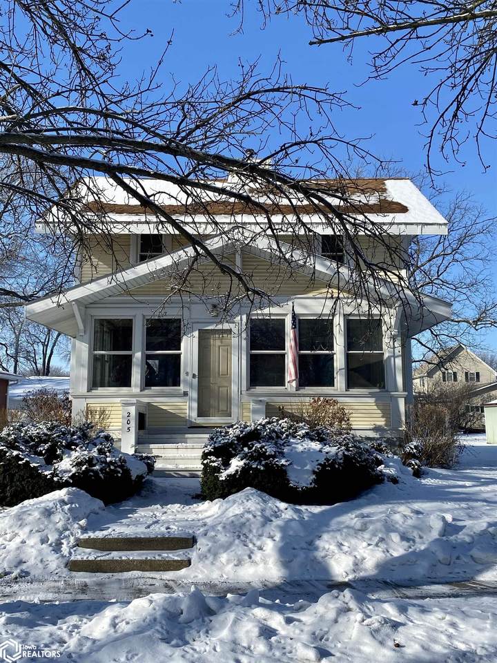 205 9Th Street - Photo 1