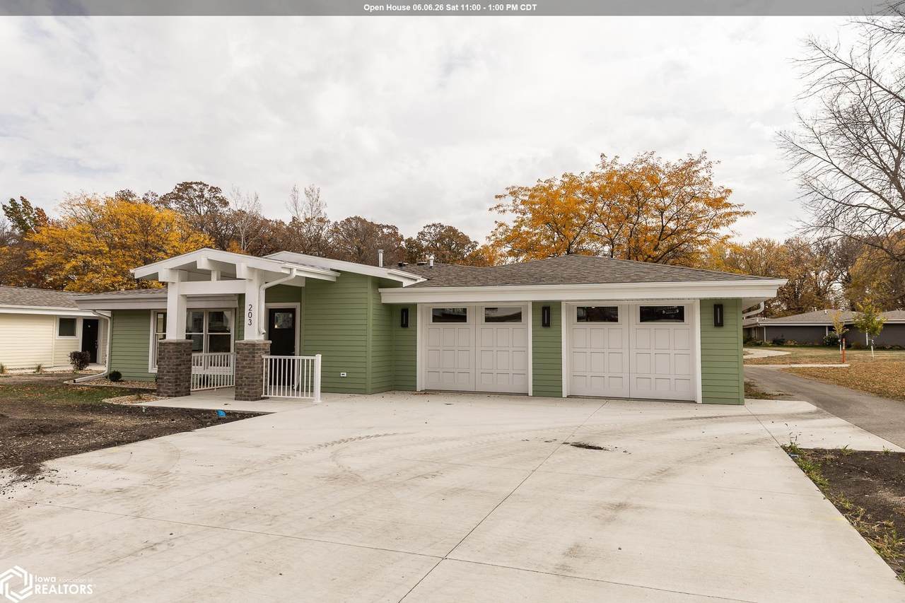 203 Glen Oaks Drive - Photo 1