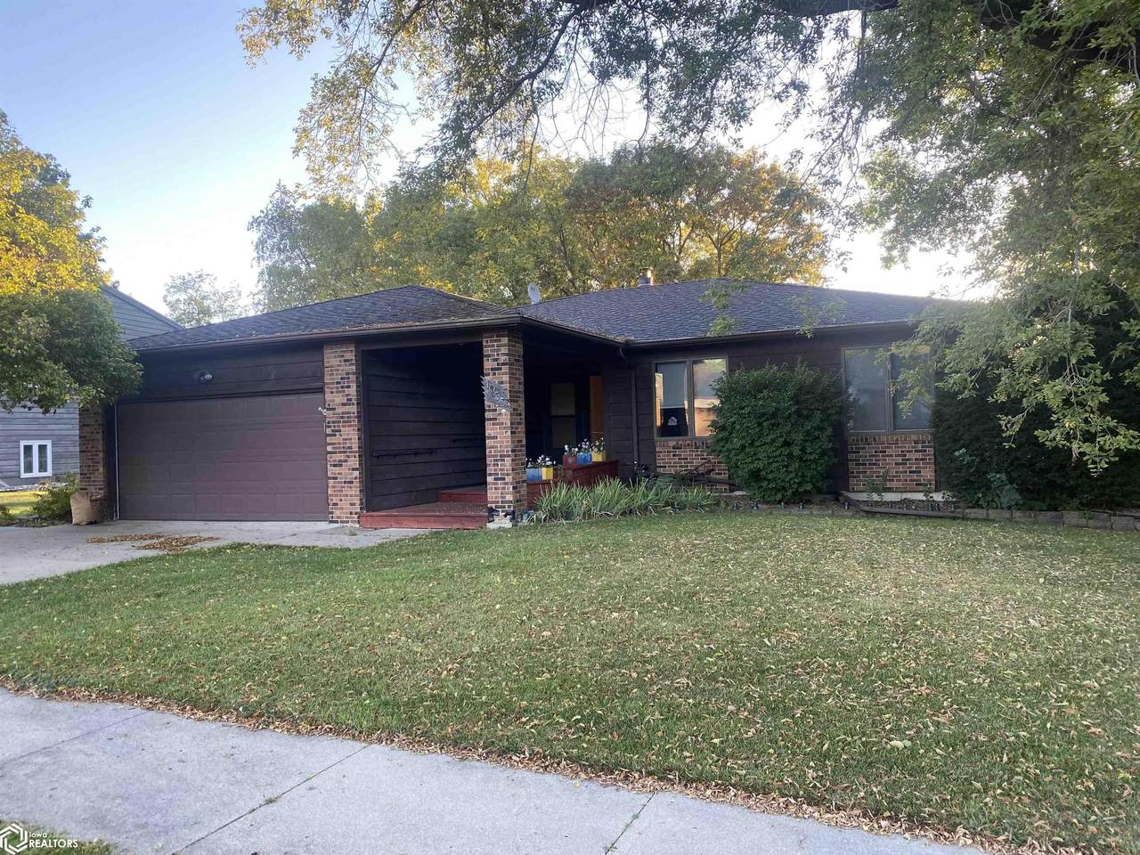 1053 Knollwood Lane - Photo 1