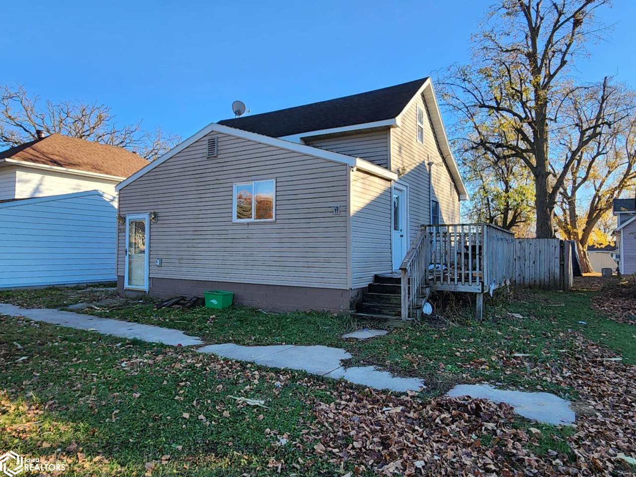 304 2nd St - Photo 1