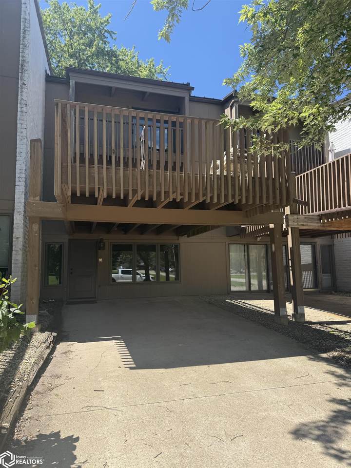 2700 Shore Drive - Photo 1