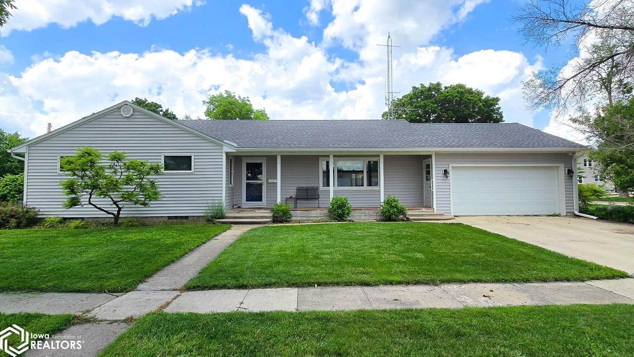 320 8Th Street - Photo 1