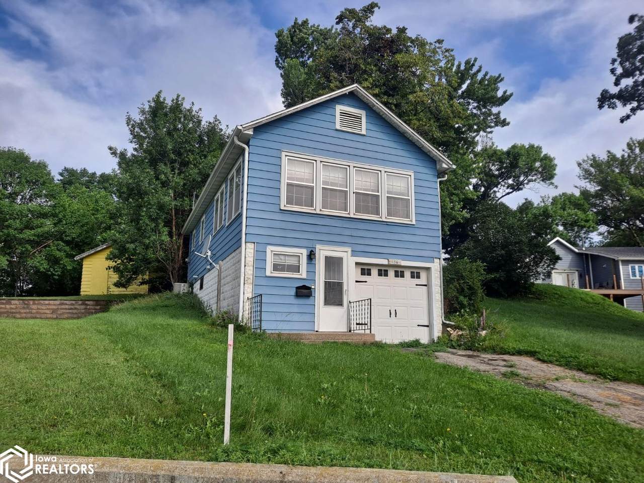 136 7th Ave N - Photo 1