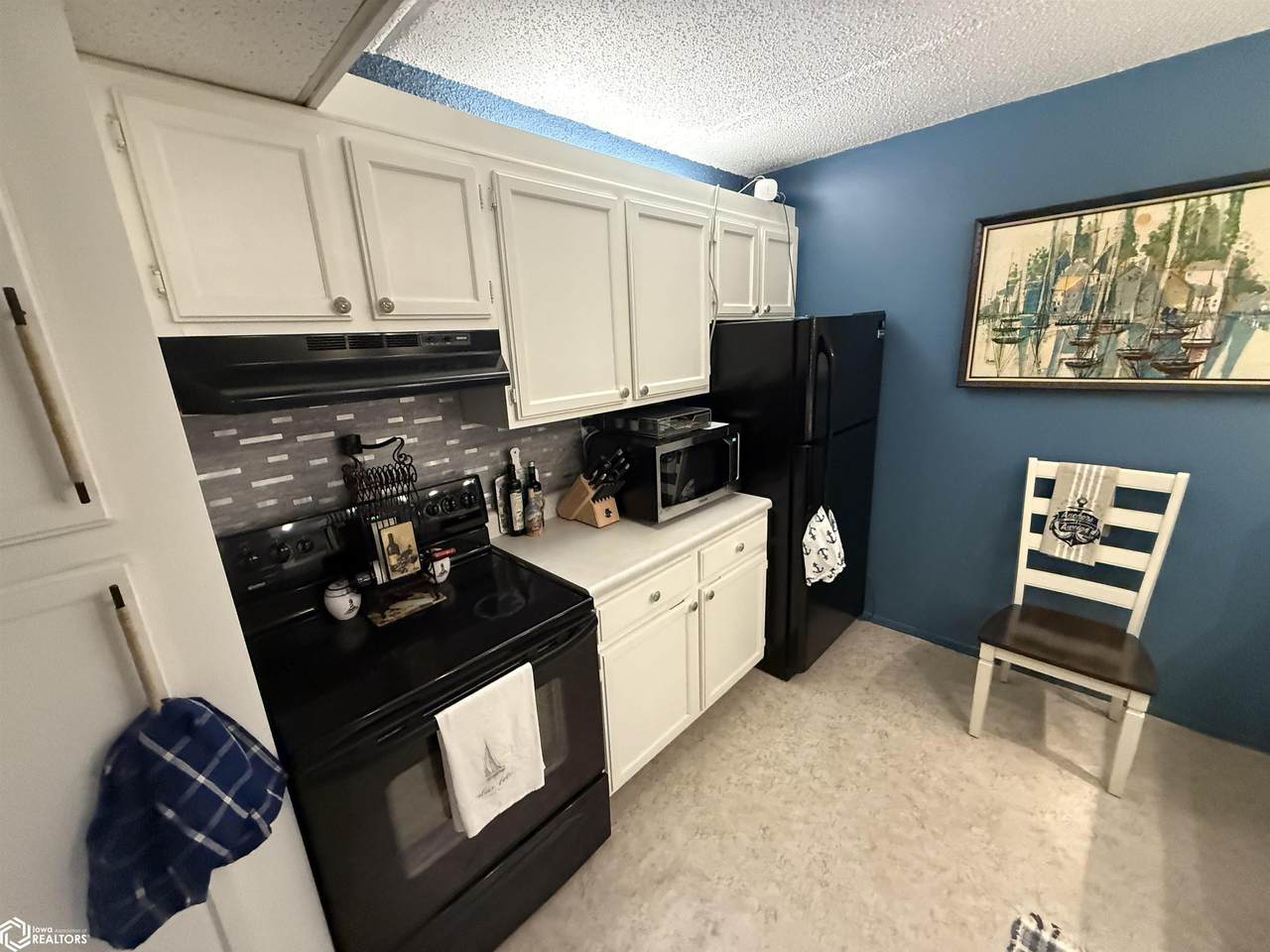 2700 Shore Drive - Photo 1