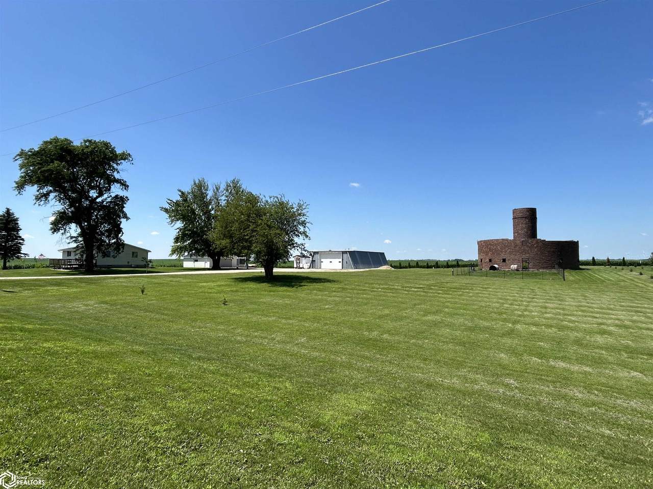 3055 Maple Avenue - Photo 1