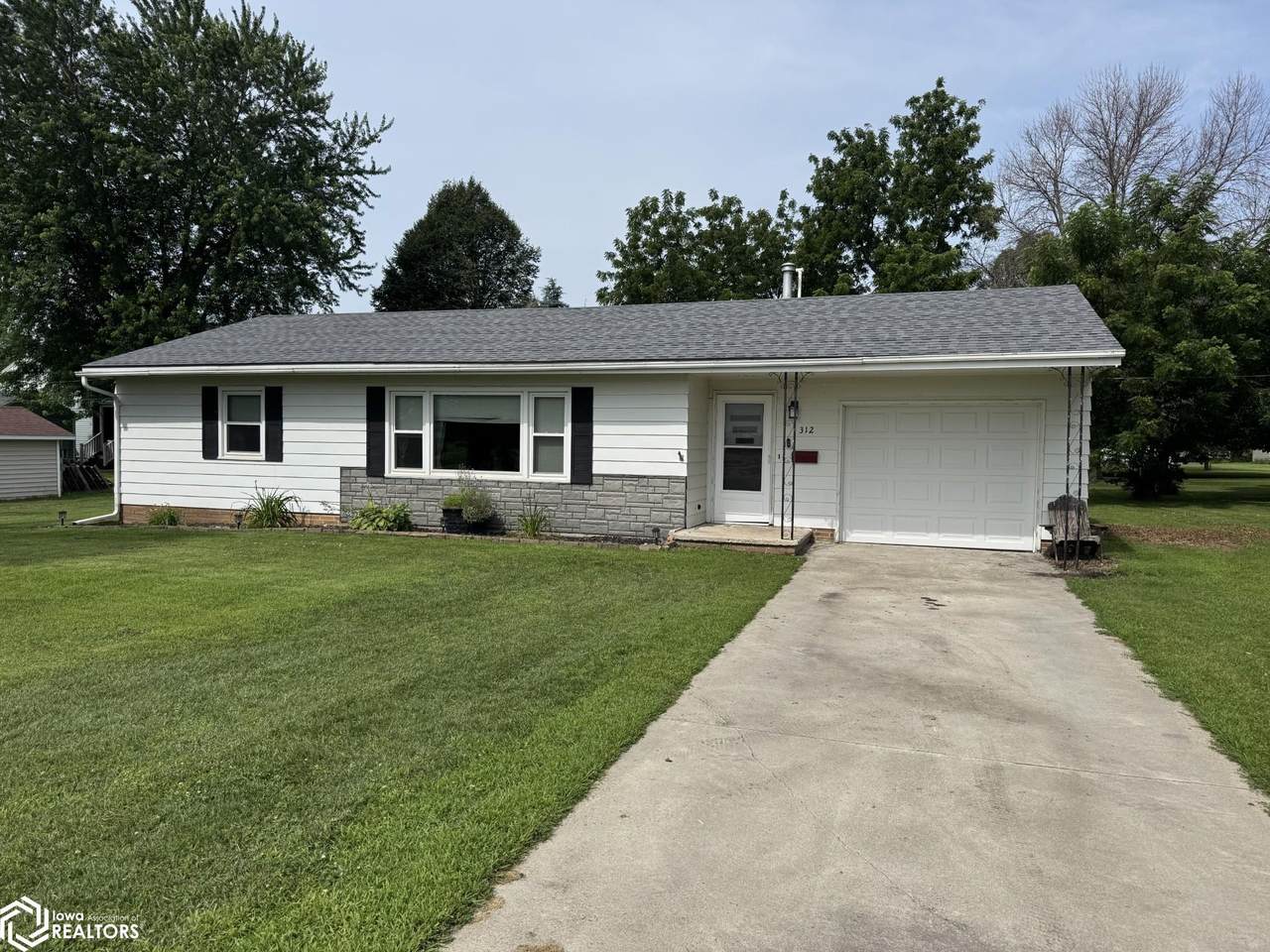 312 Locust Street - Photo 1