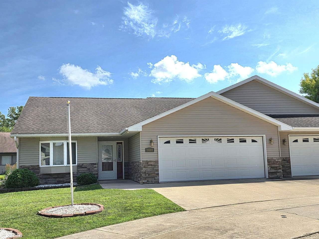 1681 9th Street - Photo 1