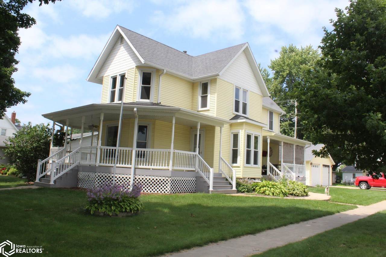 419 8th Street - Photo 1