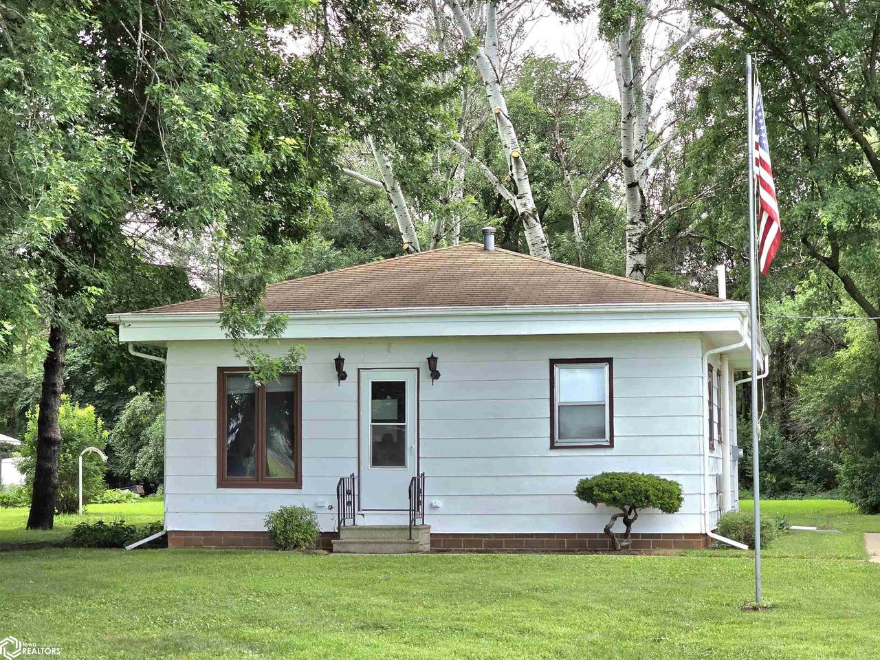 15403 North Street - Photo 1
