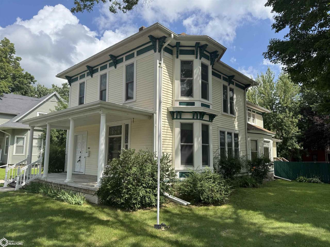 300 4th Street - Photo 1