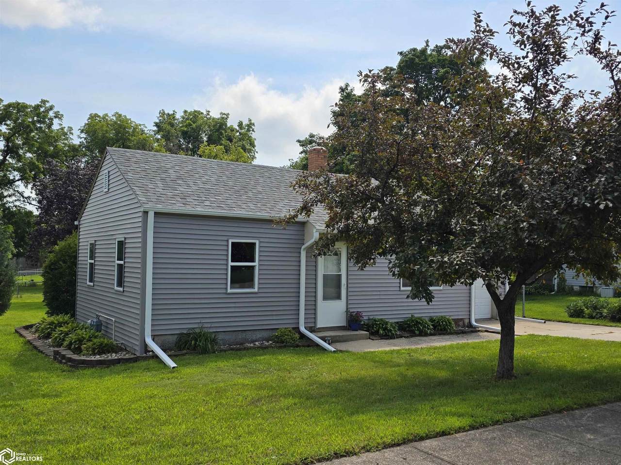 823 15th Street - Photo 1