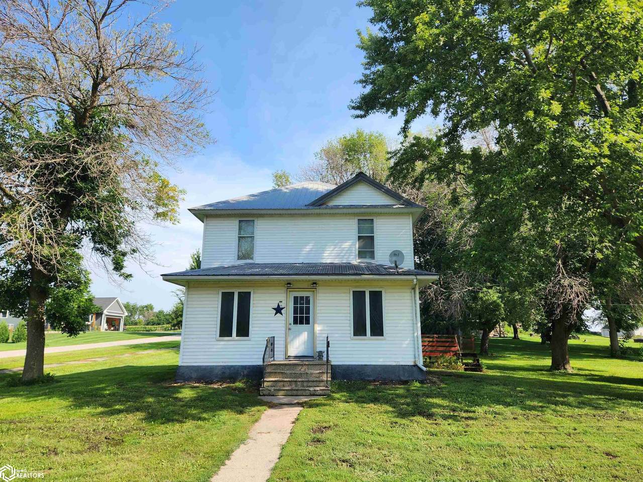 412 Elm St - Photo 1