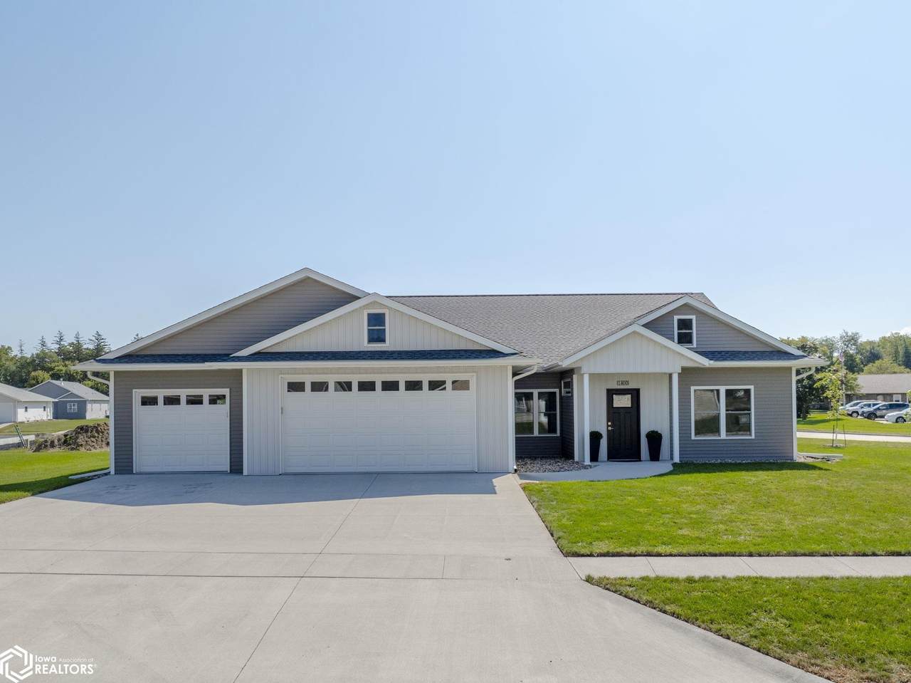 1400 Blake Drive - Photo 1