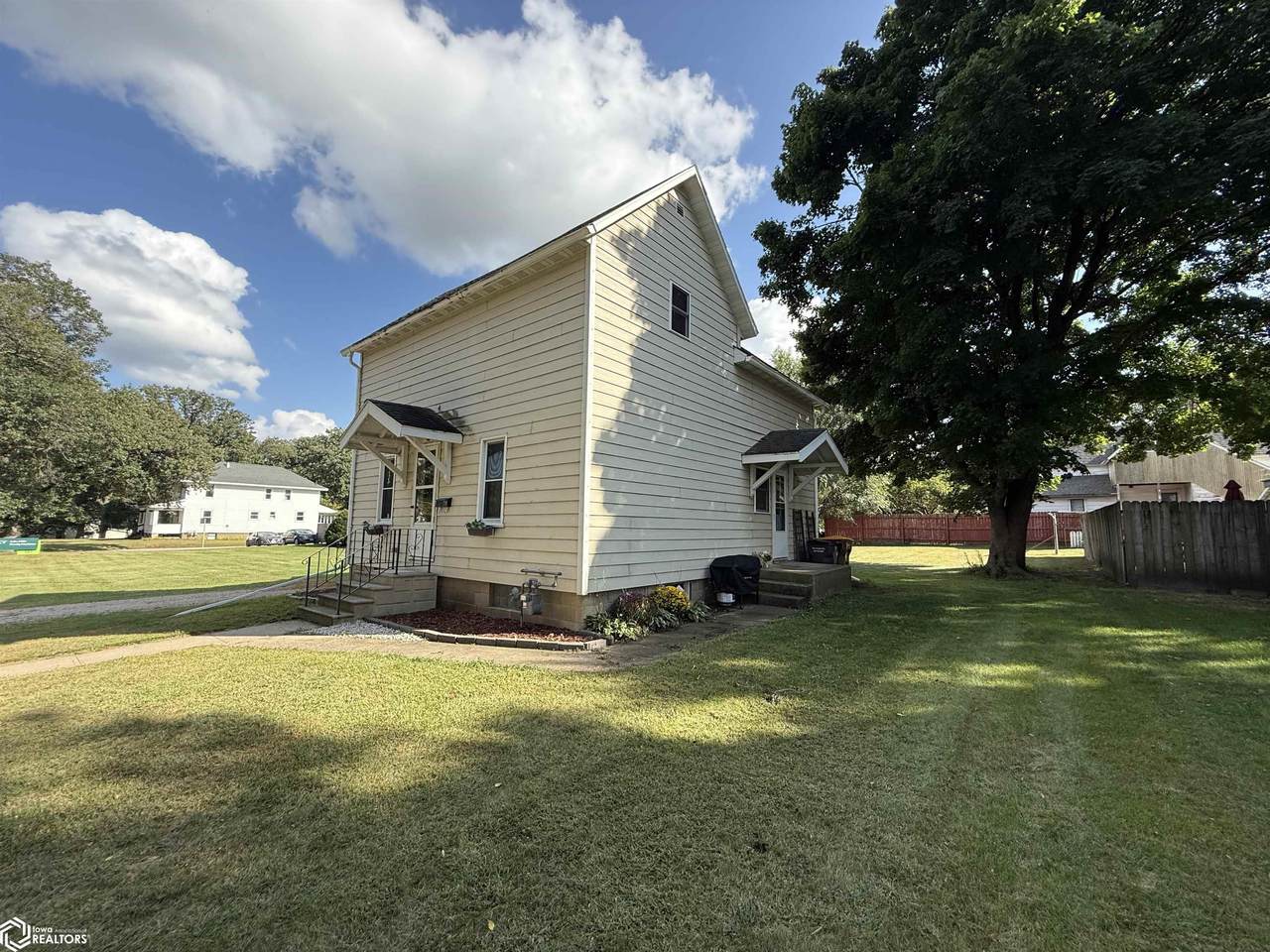 504 Main St - Photo 1