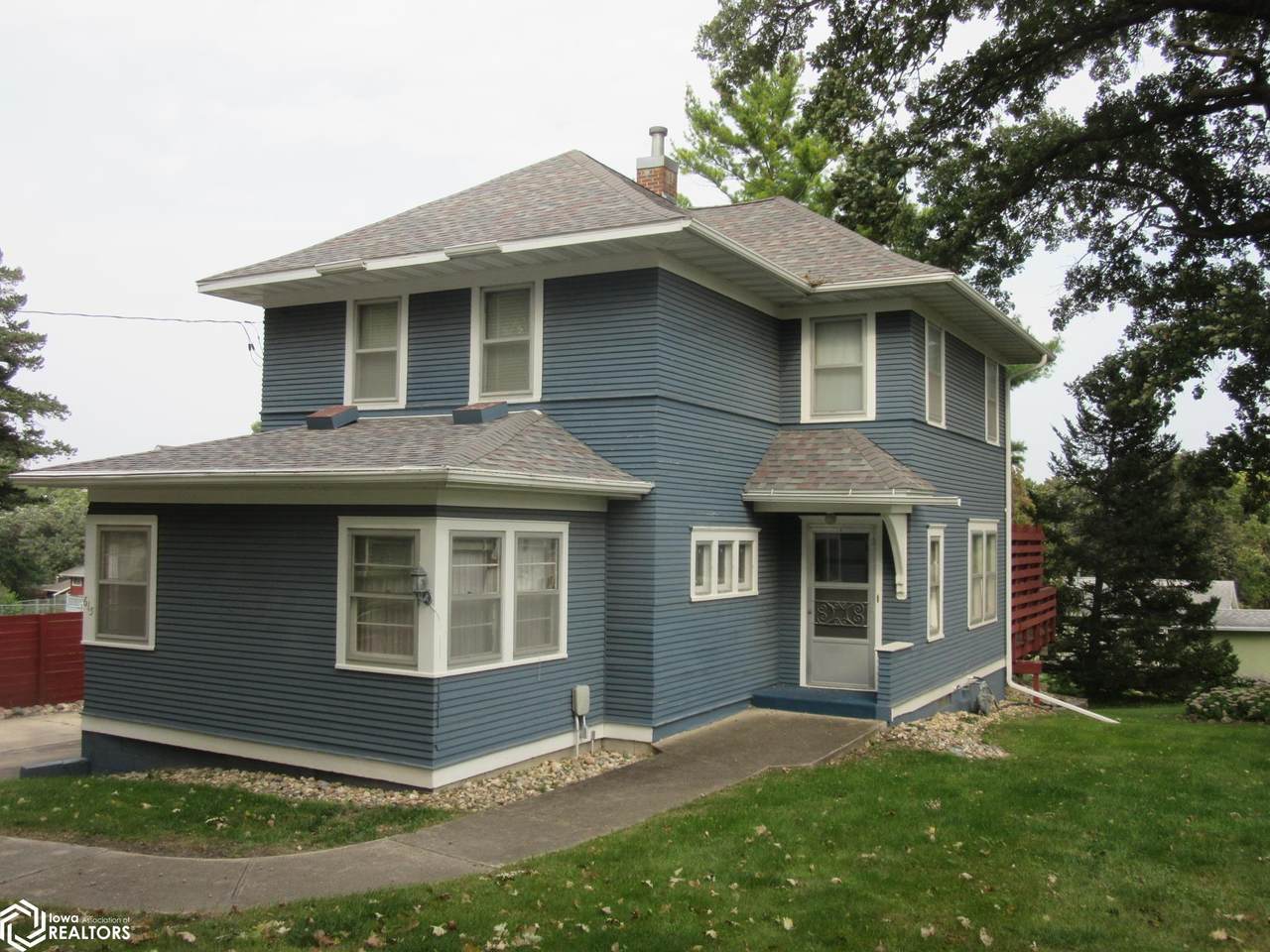 615 4th Street - Photo 1