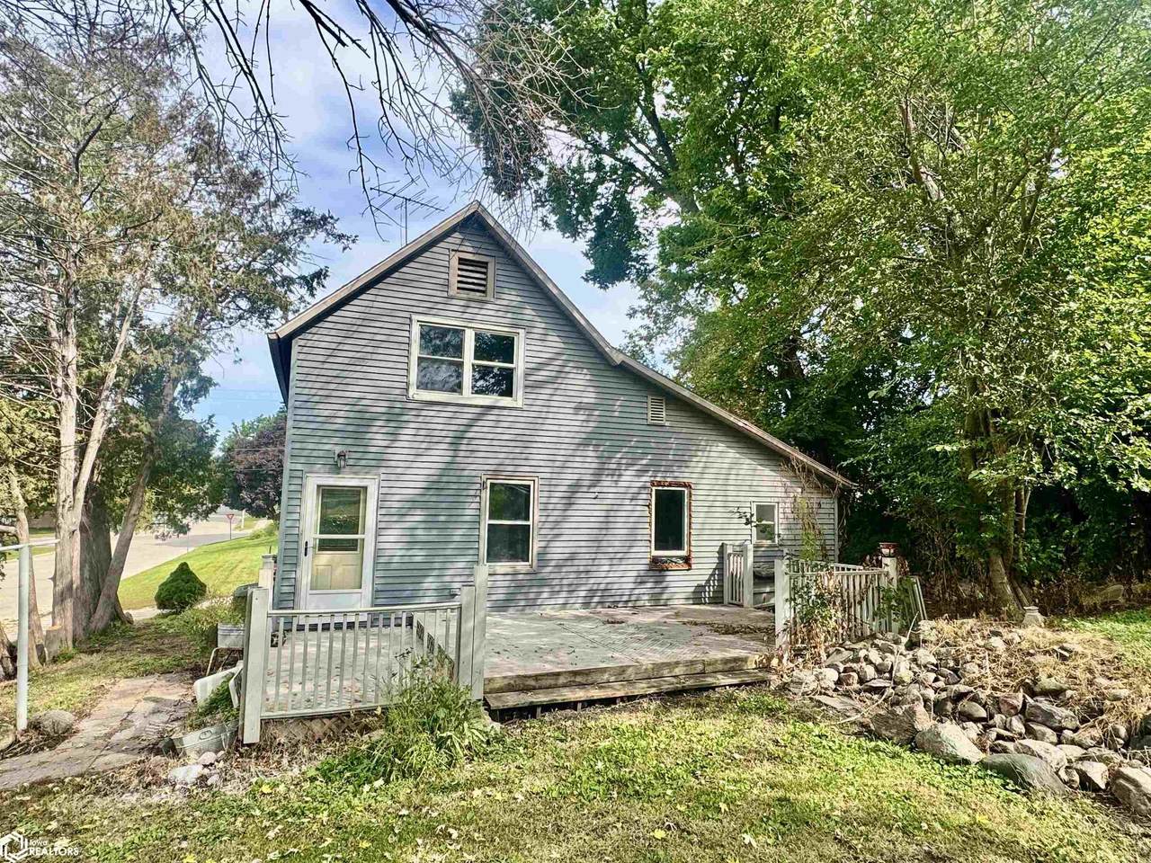 215 10th Street - Photo 1