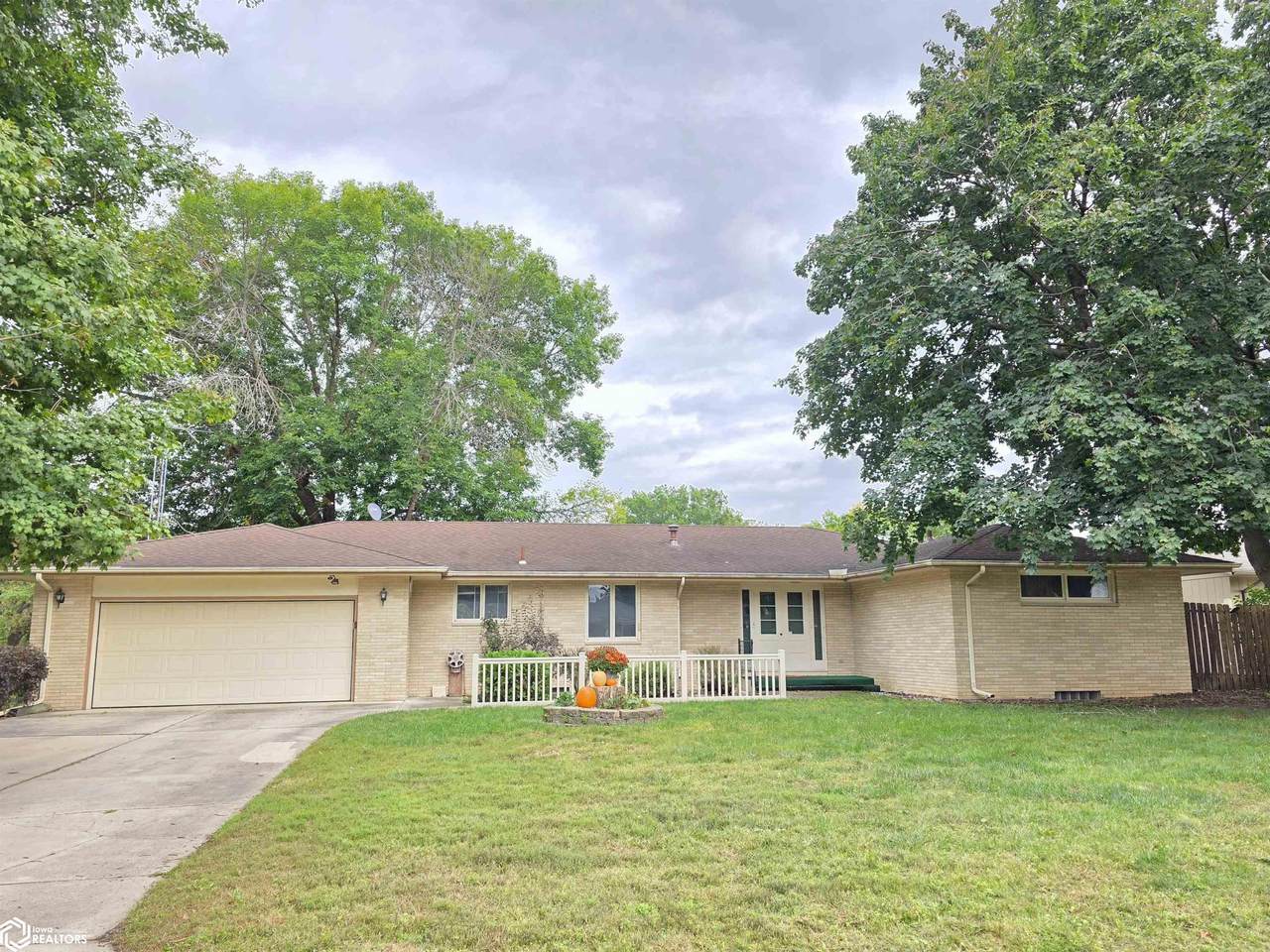 149 Parkridge Drive - Photo 1