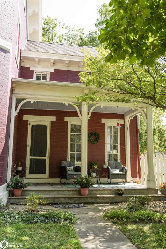 630 Avenue E - Photo 1