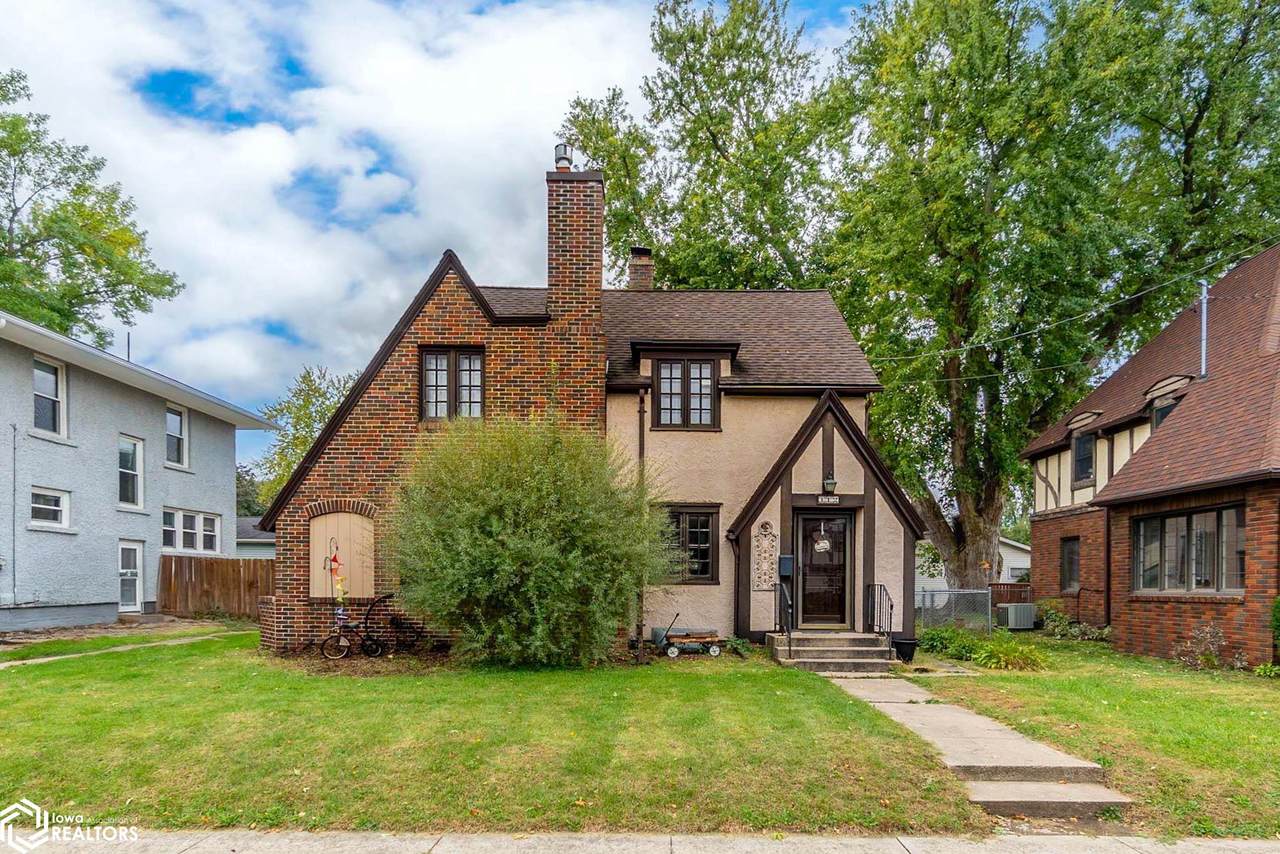 112 Vermont Avenue - Photo 1