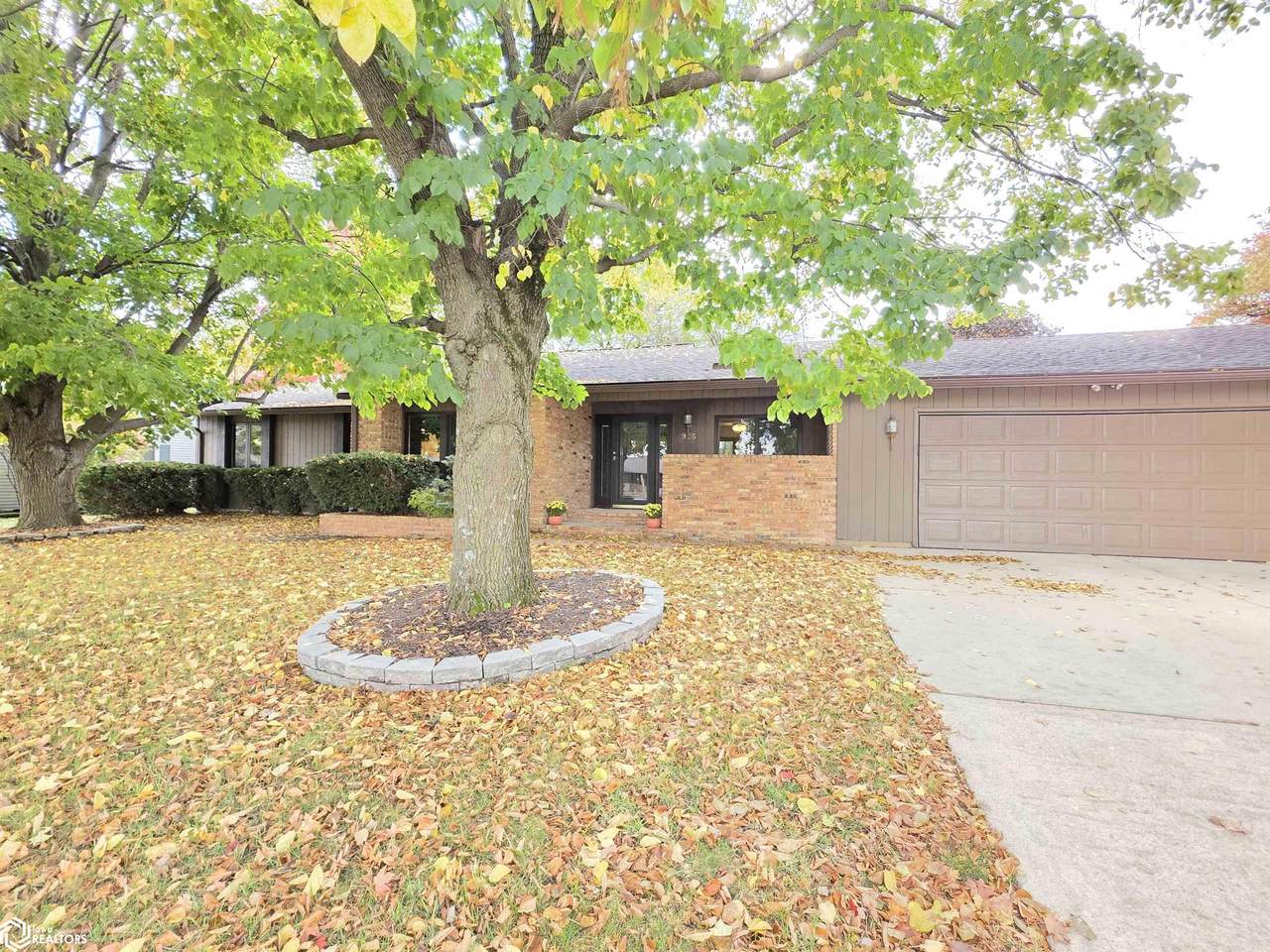 925 Briarstone Drive - Photo 1