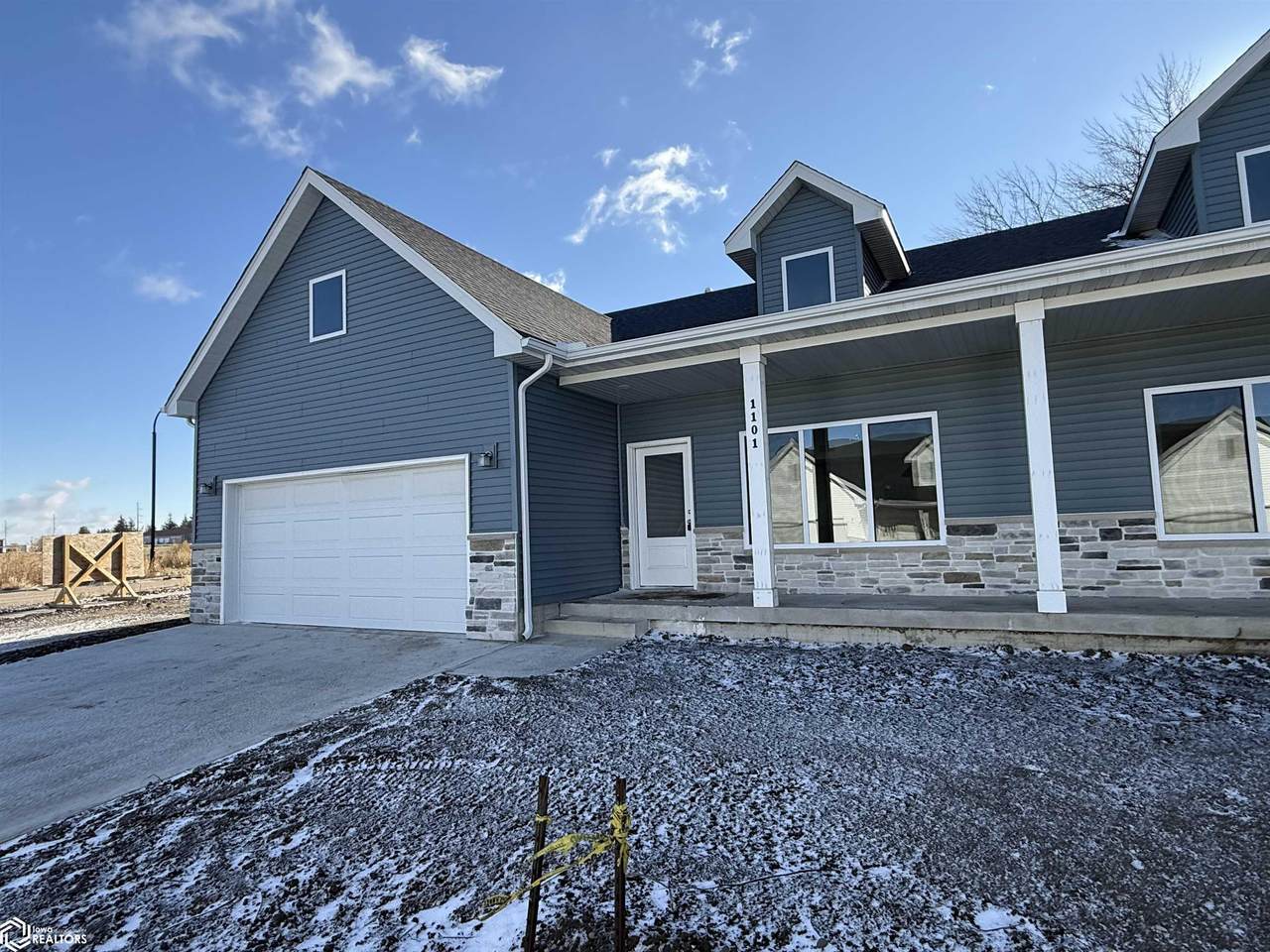 1101 Emerald Cove Drive - Photo 1