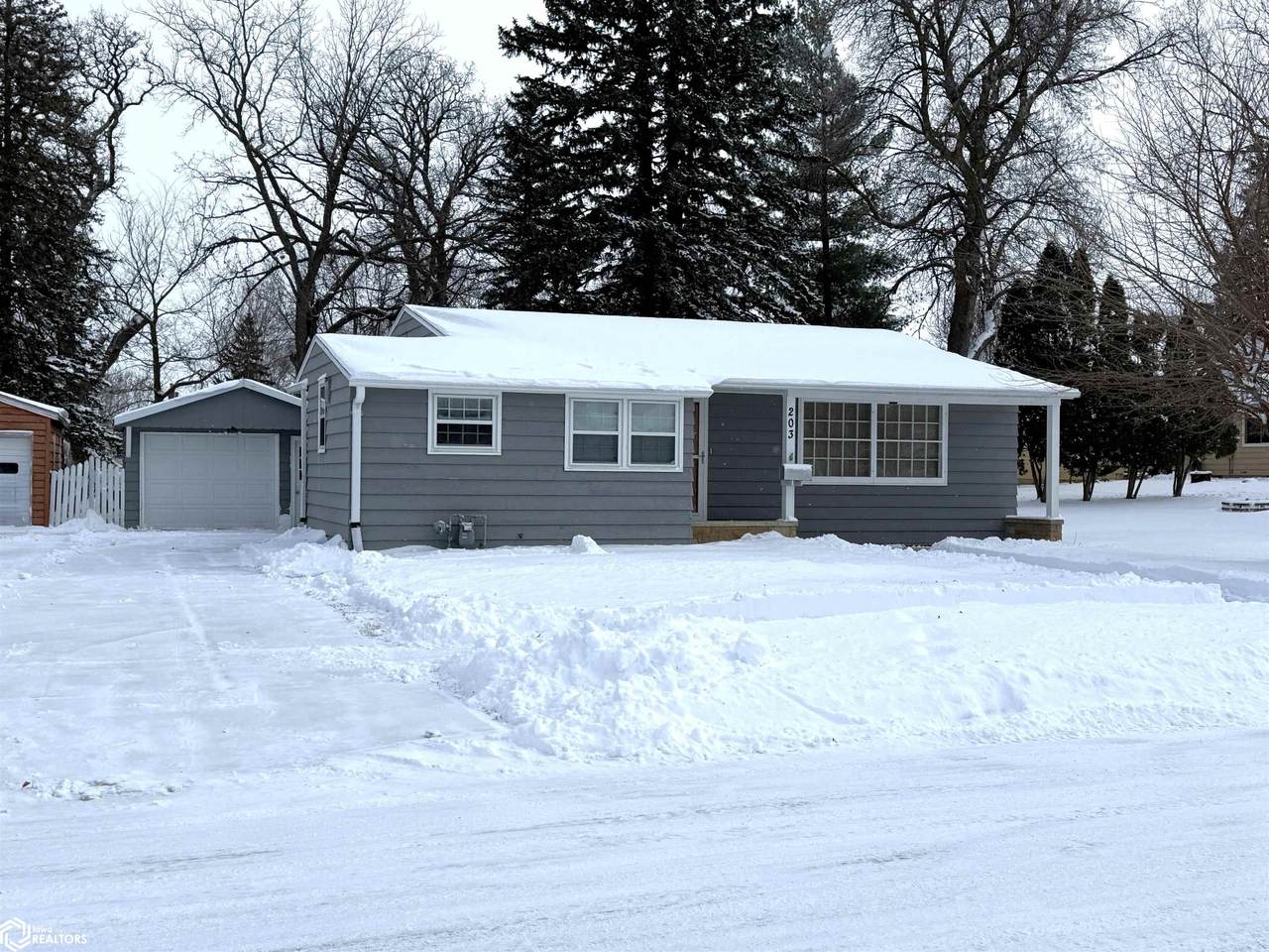 203 Grant Street - Photo 1