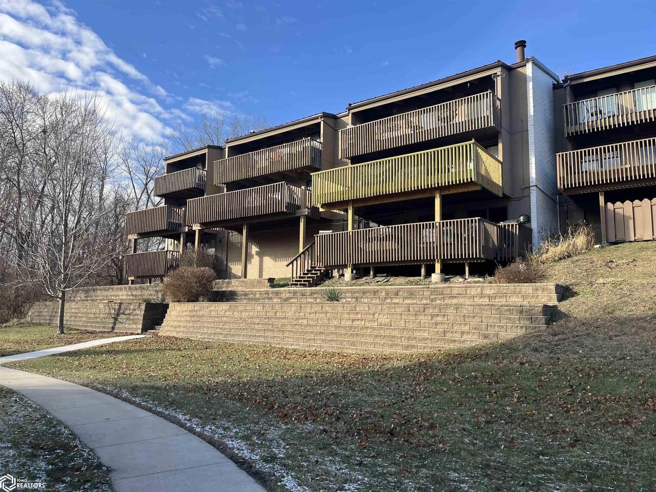 2700 Shore Drive - Photo 1