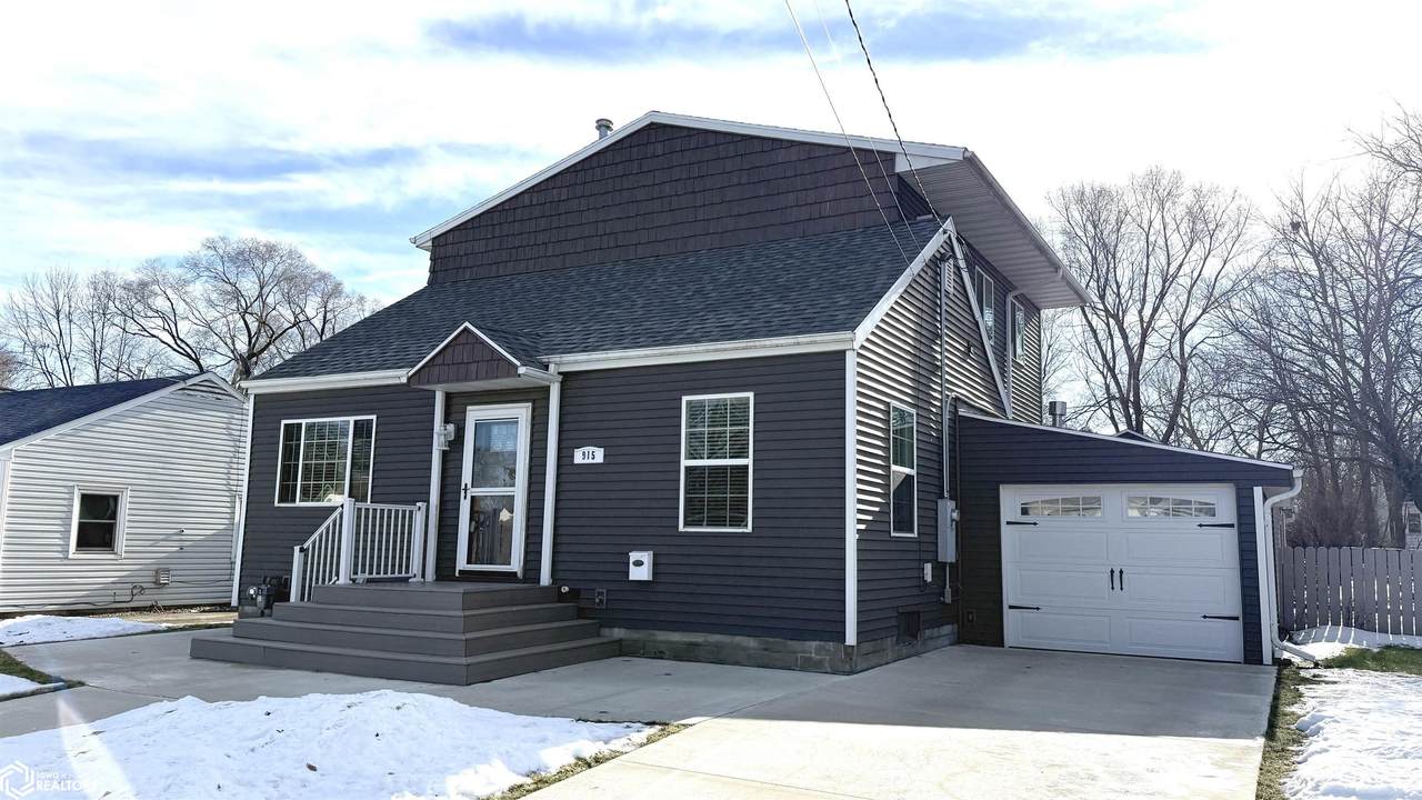 915 9th Street - Photo 1