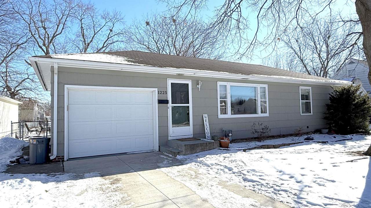 1225 Hampshire Place - Photo 1