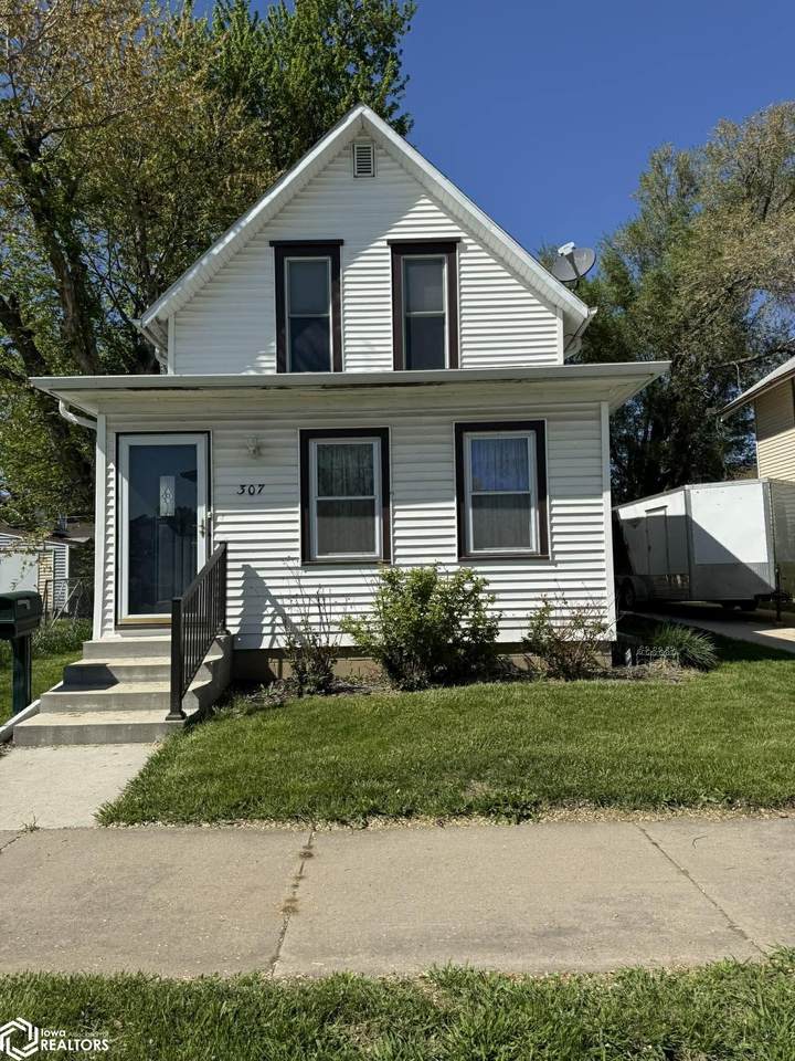 307 Linn Street - Photo 1