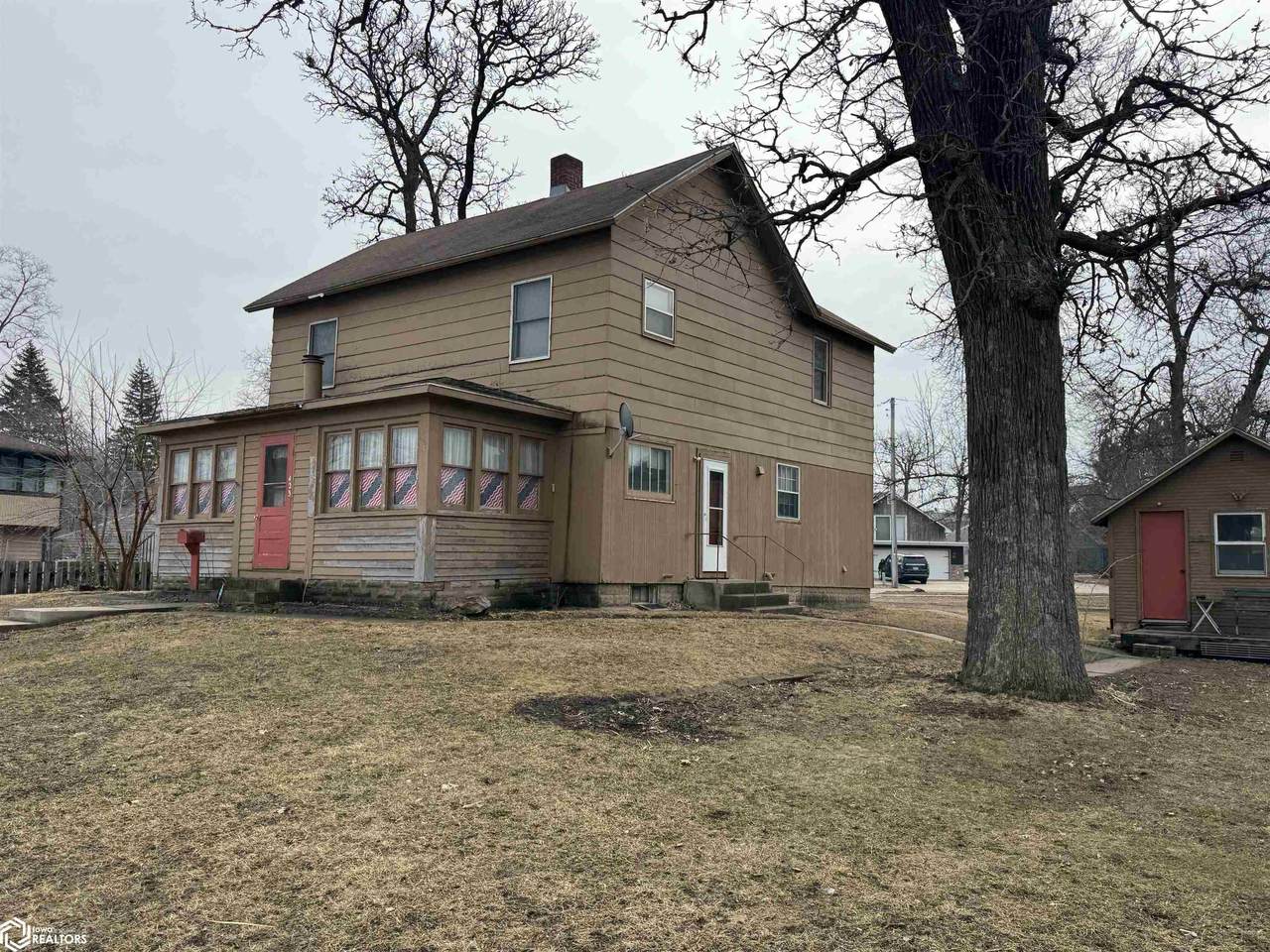 423 Shore Drive - Photo 1