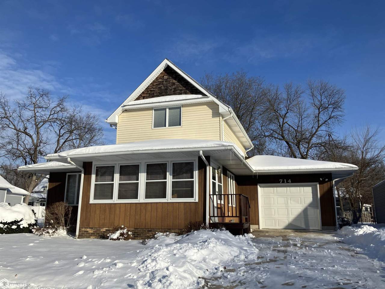 714 9th Street - Photo 1
