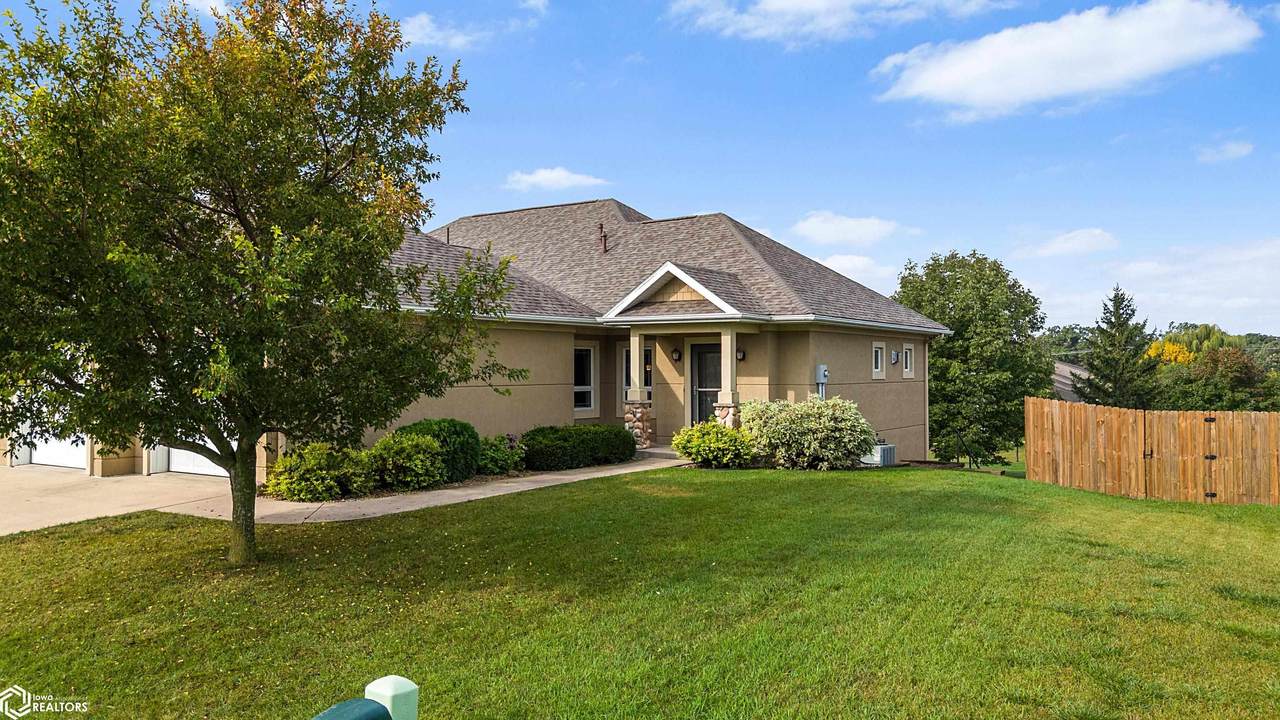 516 Lexington Dr - Photo 1