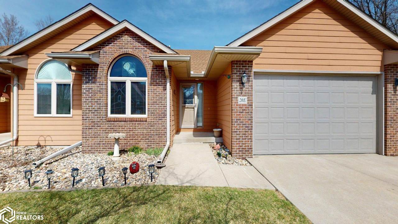 20 Venetian Dr - Photo 1