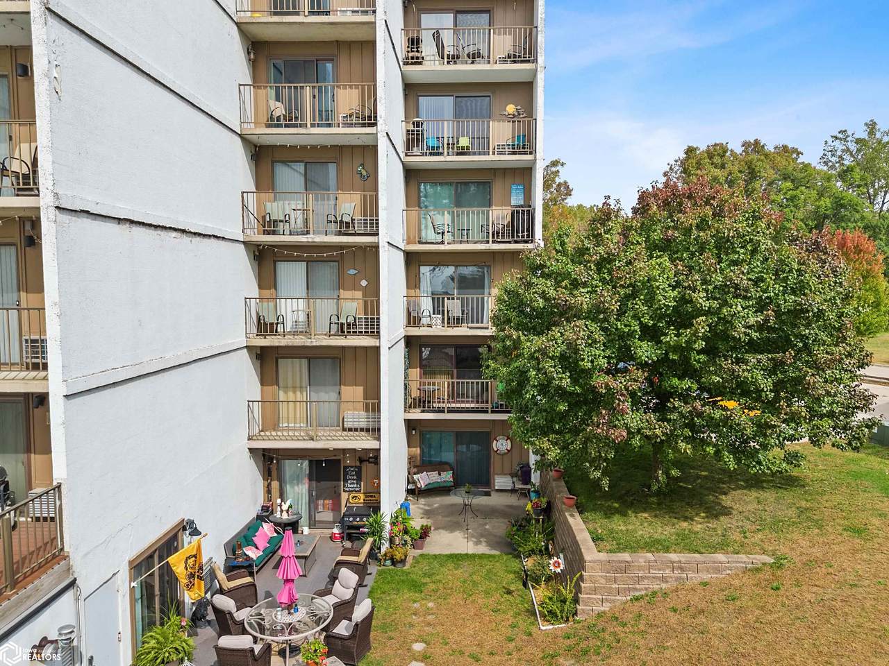 2700 Shore Drive - Photo 1