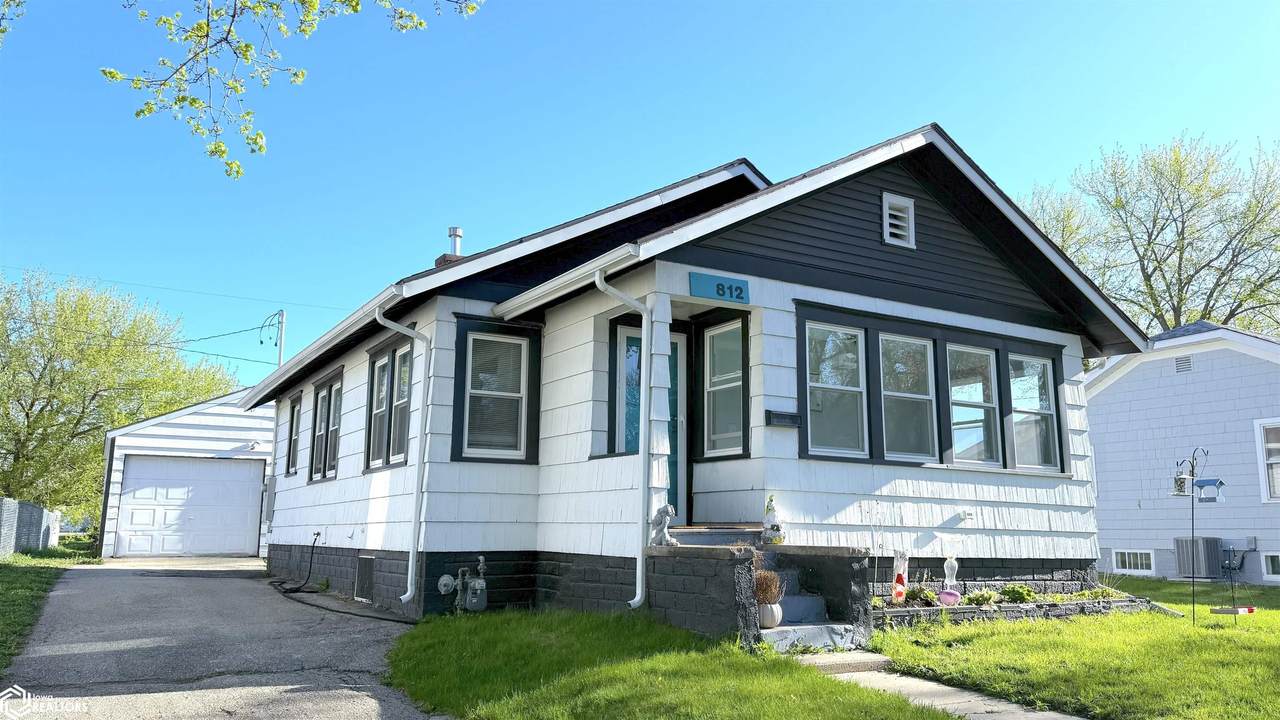 812 10th Street - Photo 1