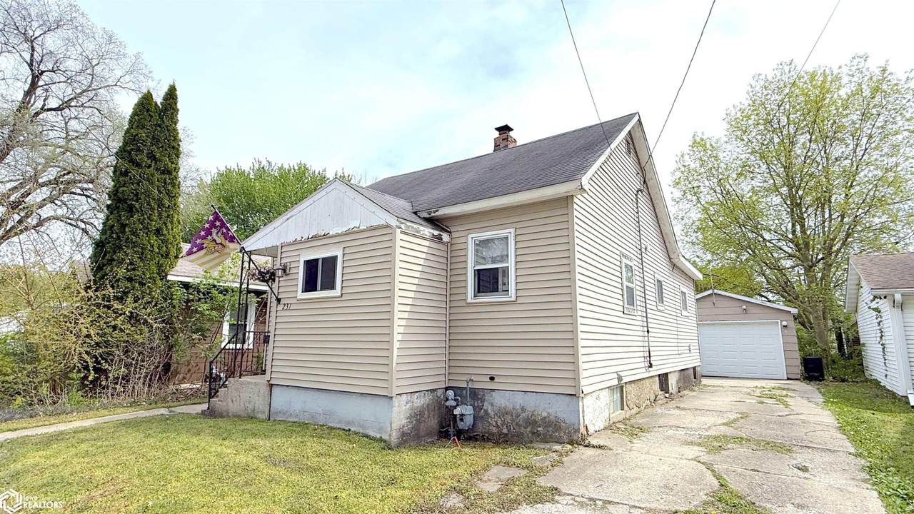 231 25th Street - Photo 1