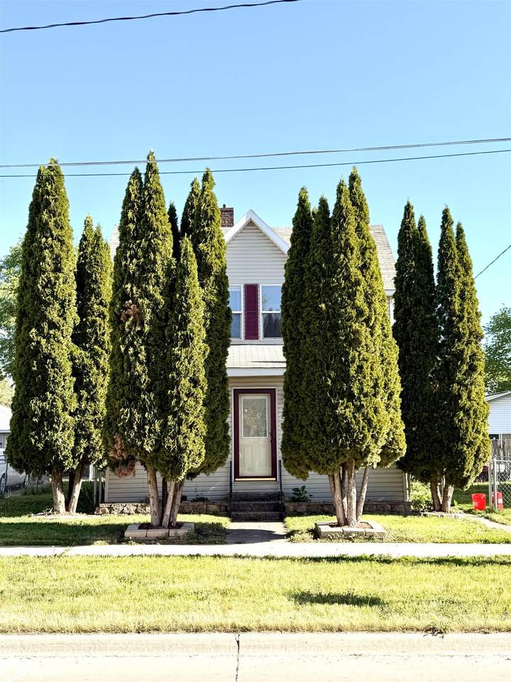 212 12th Street - Photo 1