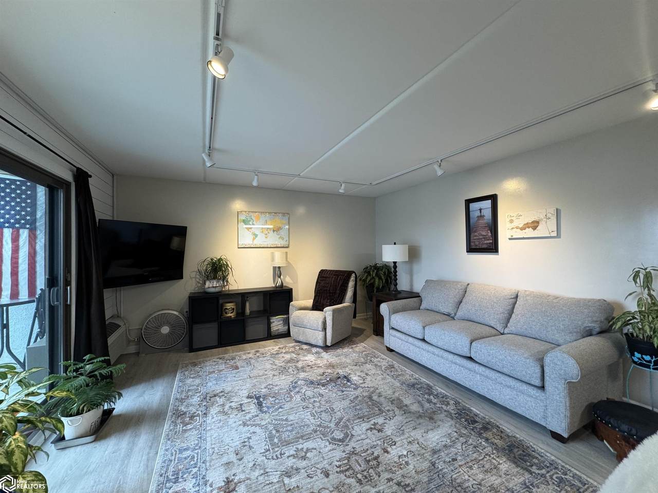 2700 Shore Drive - Photo 1