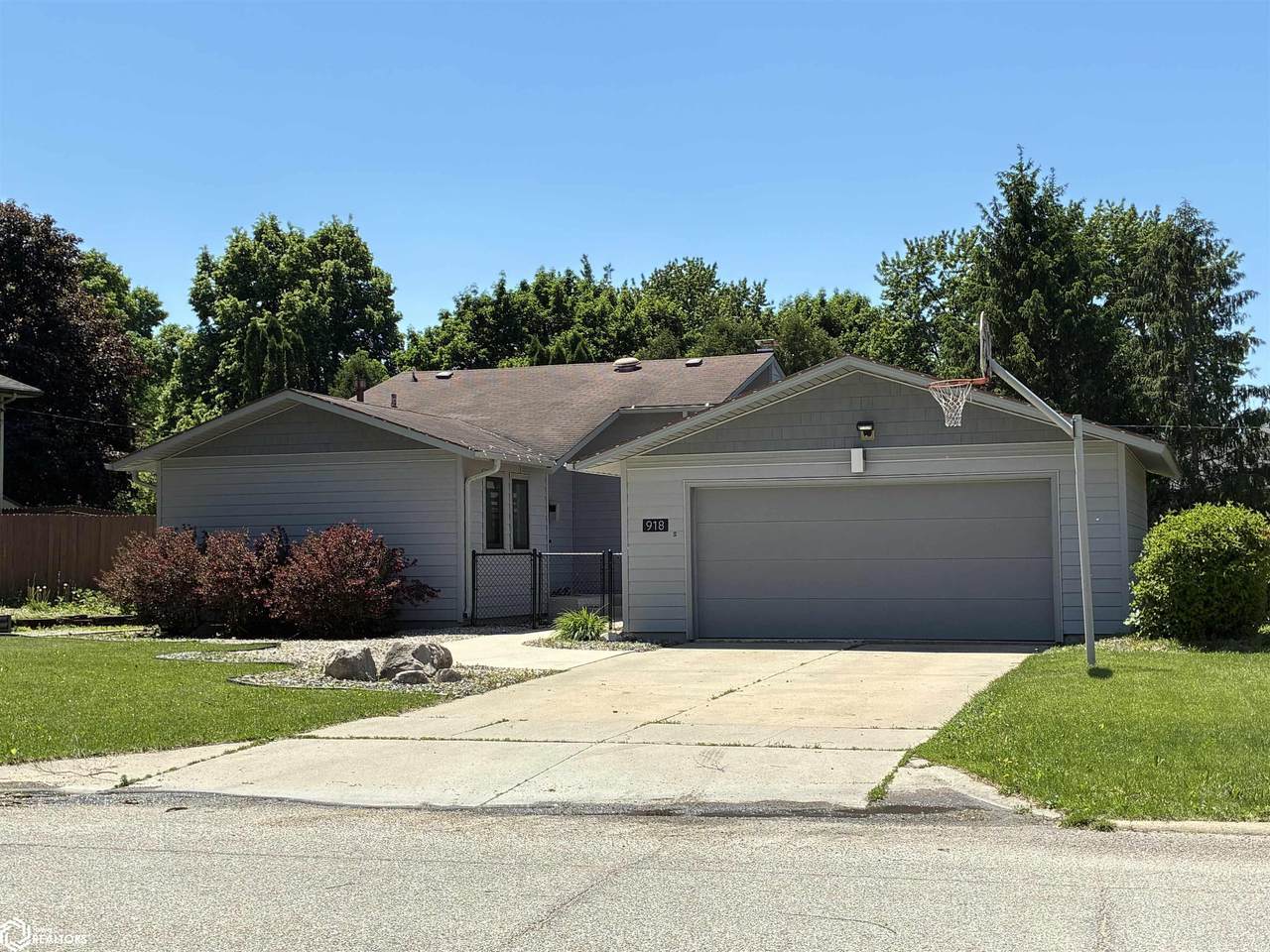 918 Garfield Avenue - Photo 1