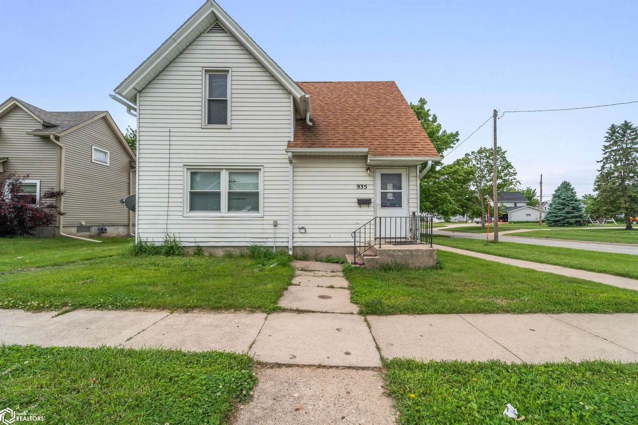 935 Spring Street - Photo 1