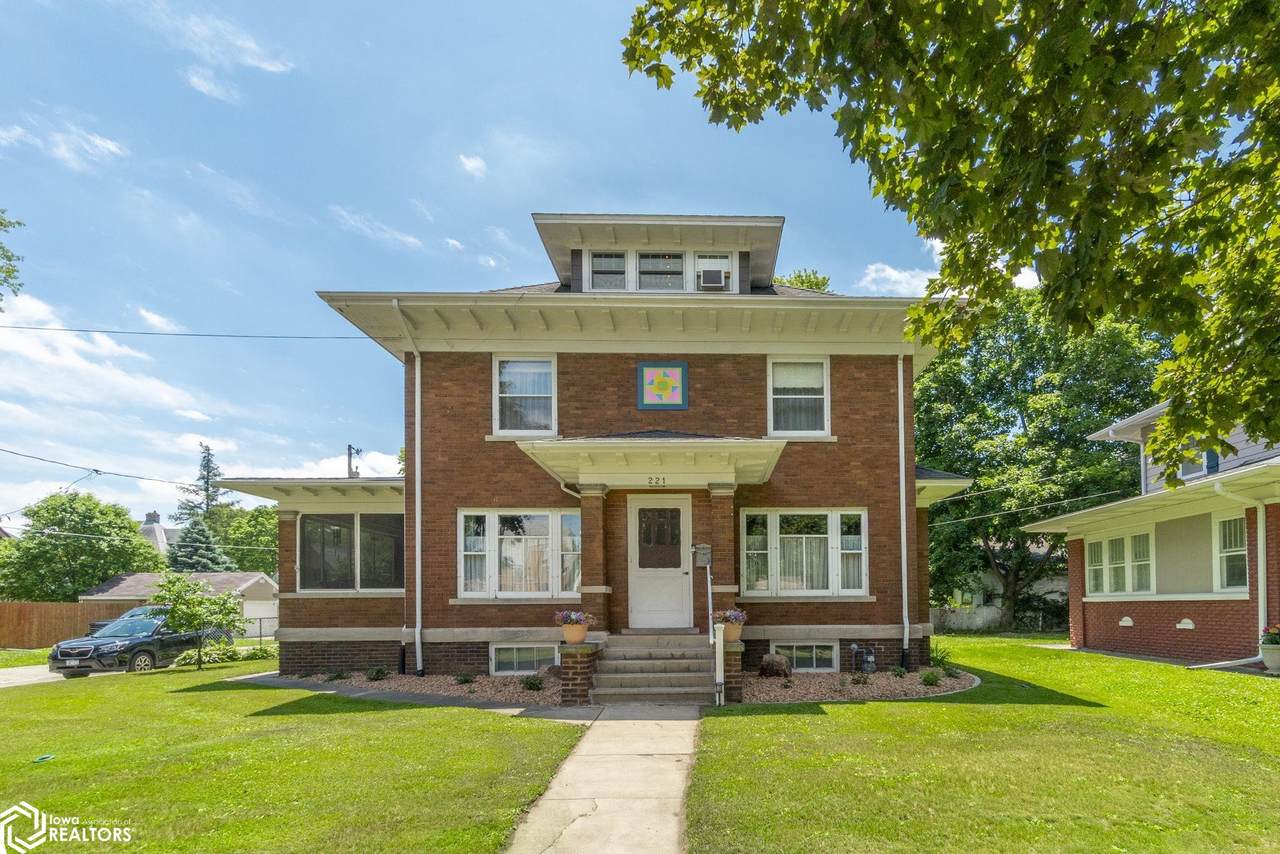 221 7th Street - Photo 1