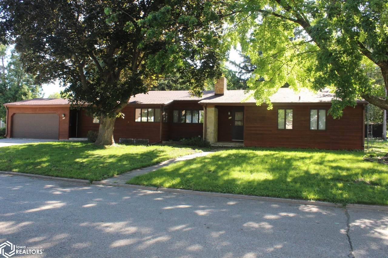 635 Center Avenue - Photo 1