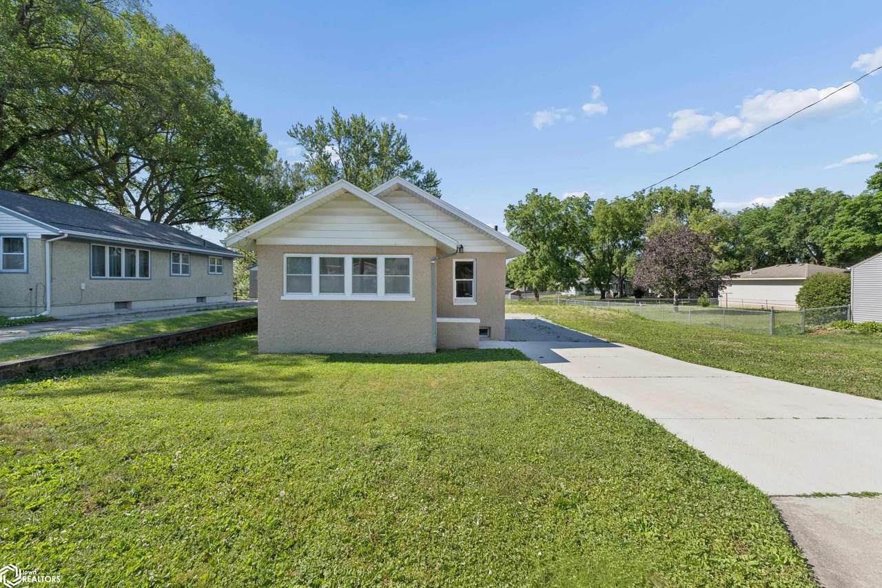 825 15th Street - Photo 1
